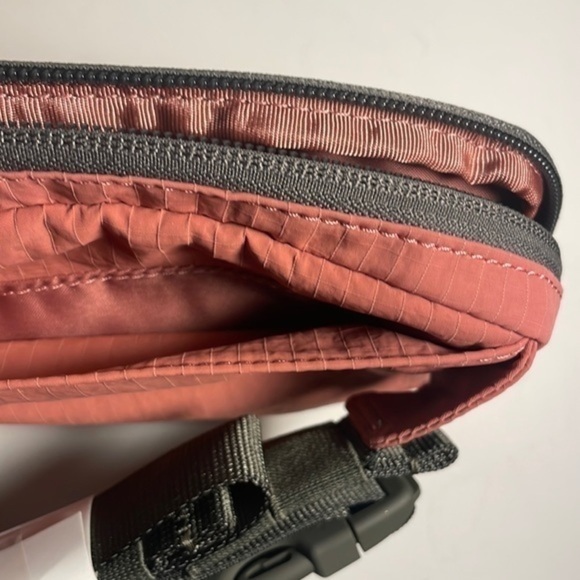 Lululemon Mini Belt Bag Crossbody Bag women’s sling Brier Rose Bag NWT - Picture 4 of 9